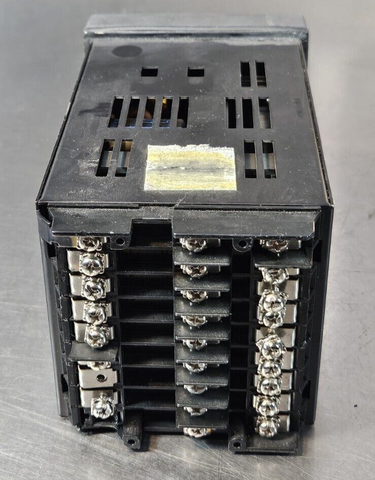 Honeywell UDC3000 Universal Digital Limit Controller                    (BIN634)
