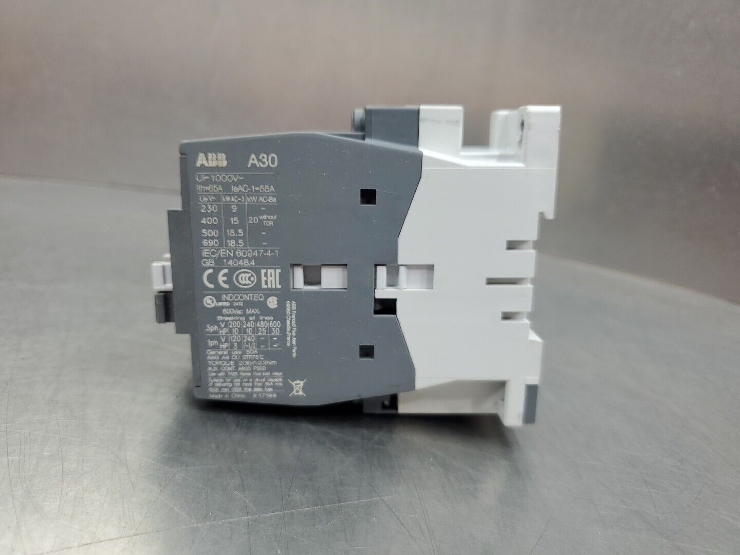 ABB A30-30-10 Contactor, 1000V 65A A30.                                    4B-38