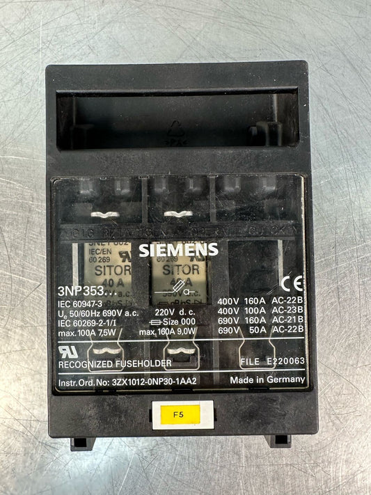 Siemens 3NP353 3ZX1012-0NP30—1AA2 Disconnect Fuse + 2 units x 40A  (7.4.5)
