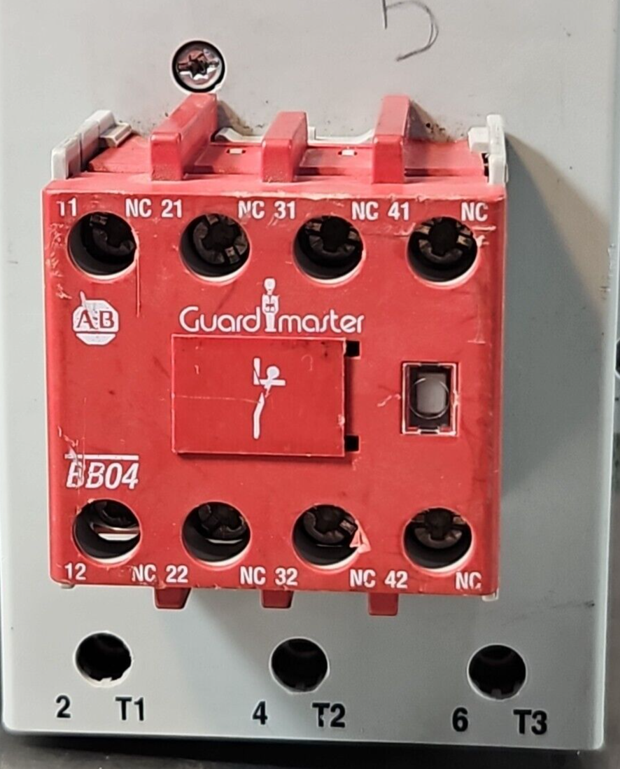 Allen-Bradley 100S-C60DJ14BC Safety Contactor                             loc4D6