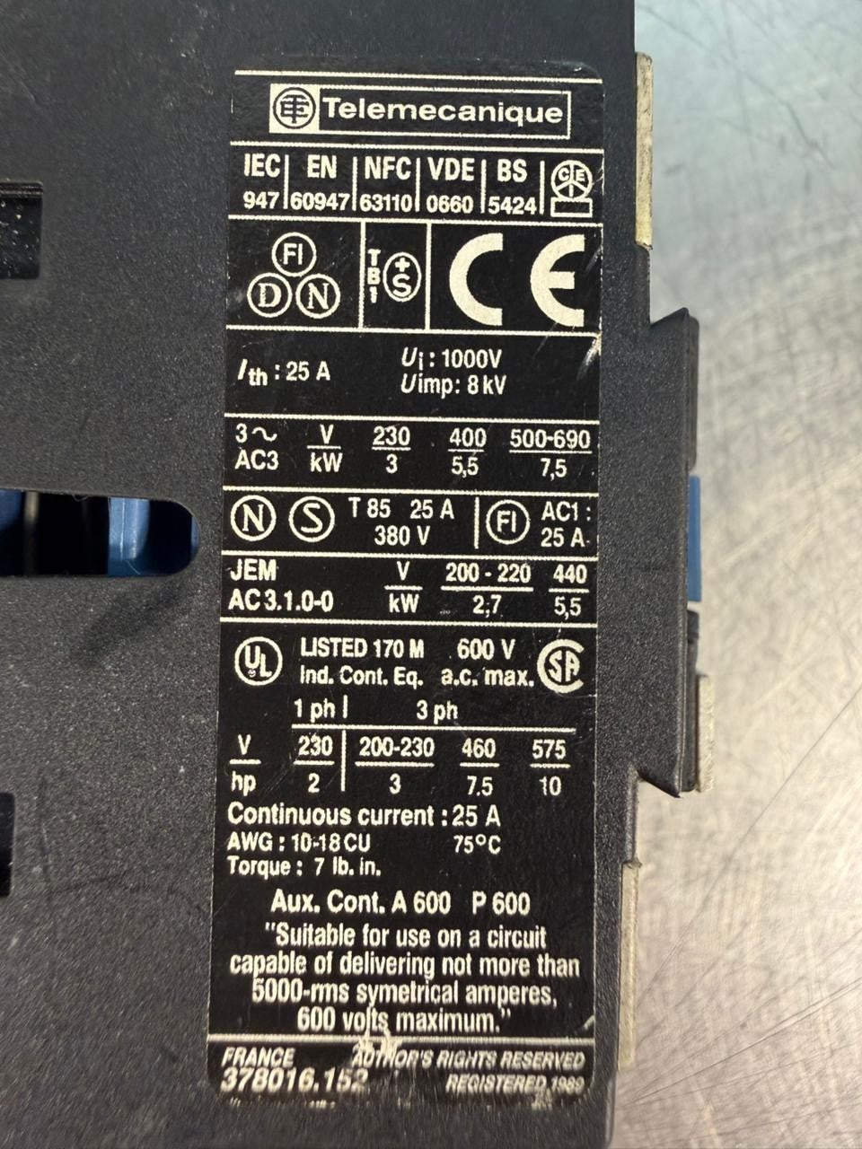Telemecanique LC1 D1210                                            (4.1.3)