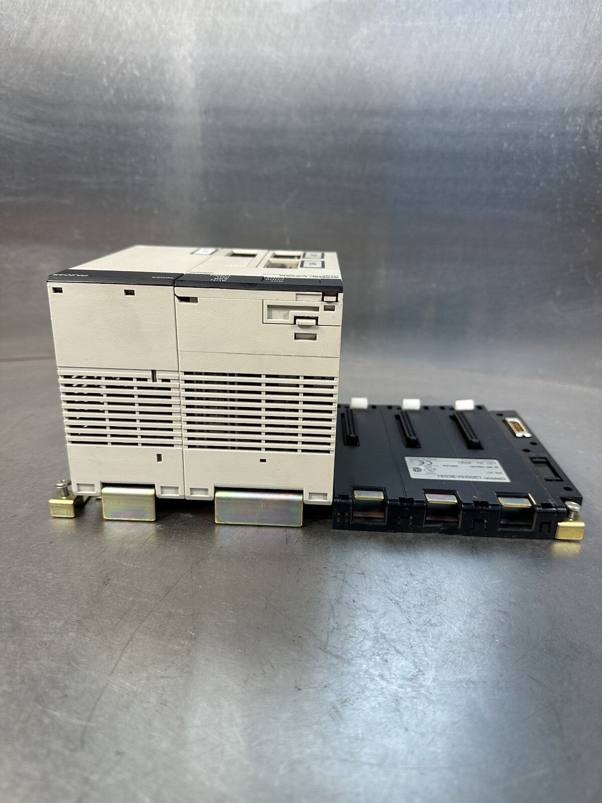 Omron, C200HX, Sysmac, Programmable Controller, 4 Input Or 3 Output Units(1.2.5)