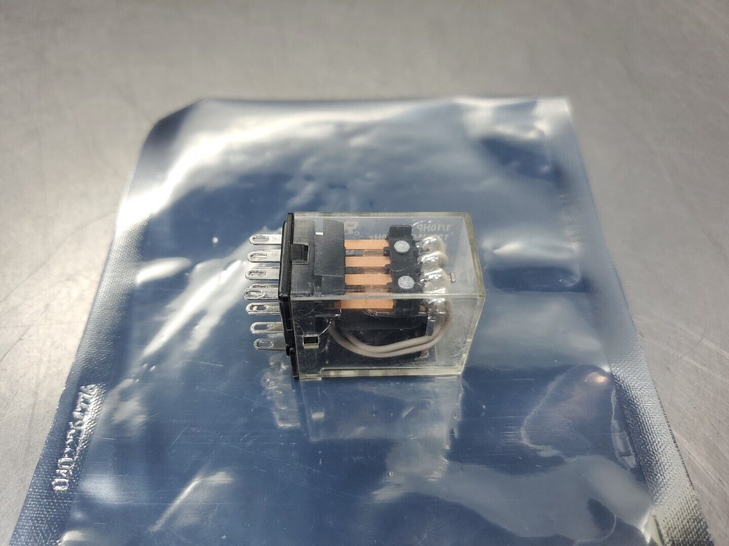 Allen Bradley 700-HC14Z24 Ice Cube Relay, 24V DC.                          4A-34