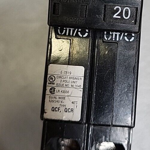 Eaton 7819 2 pole 20 amp breaker M1640 (BIN354)