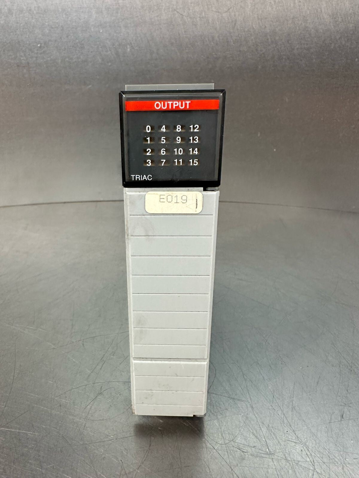 Allen Bradley 1746-0A16 SER. C OUTPUT MODULE SLC500 1746-OA16 (5.3.4)