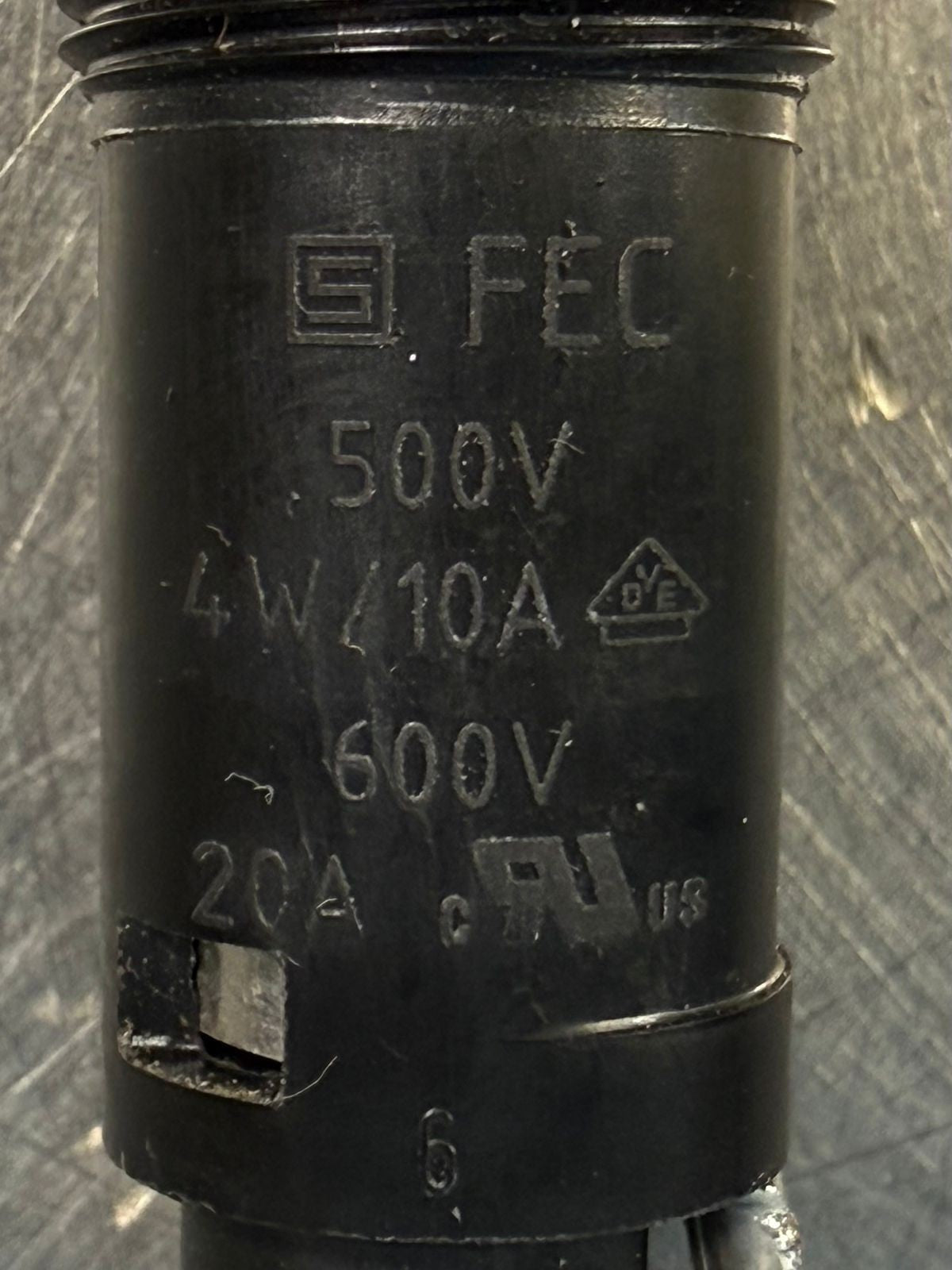 Panel Mount Fuse Holder with Spade Terminals Fec 500V 4W/10A - 600v 20A (9.3.1)