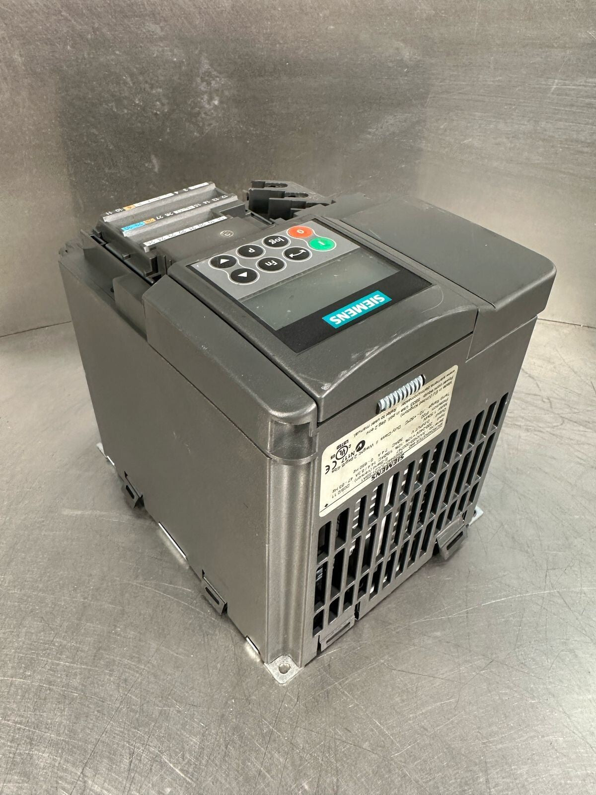 Siemens 6SE6440-2UC21-5BA1 Refurbished MICROMASTER 440    (7.3.2)
