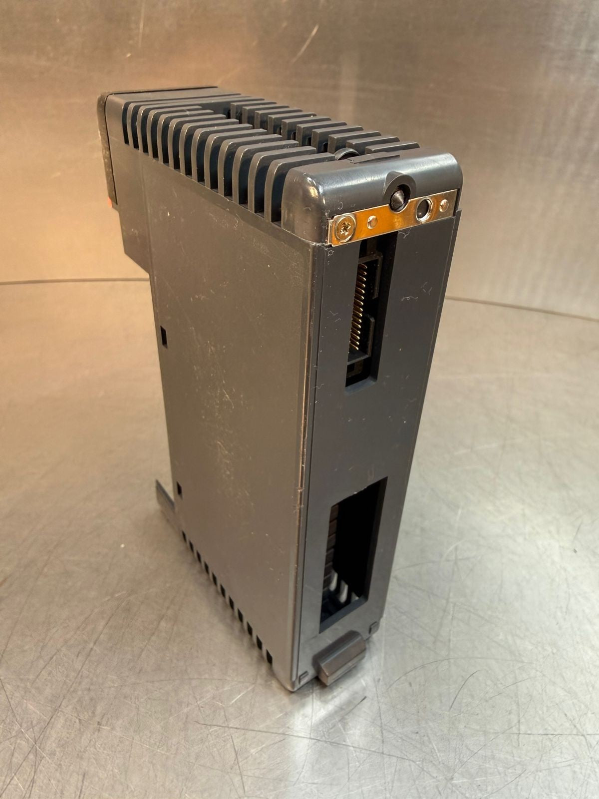 Automation Direct D4-16TA 240VAC Output Module                     (9.3.4)