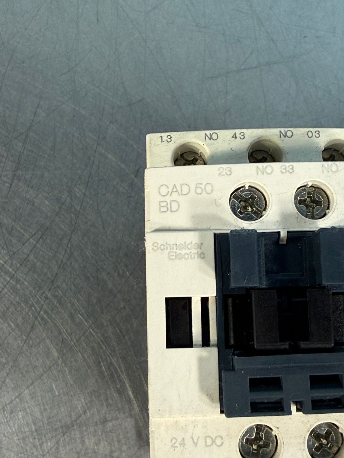 Schneider CAD50BD Contactor CAD-50-BD                              (4.1.3)