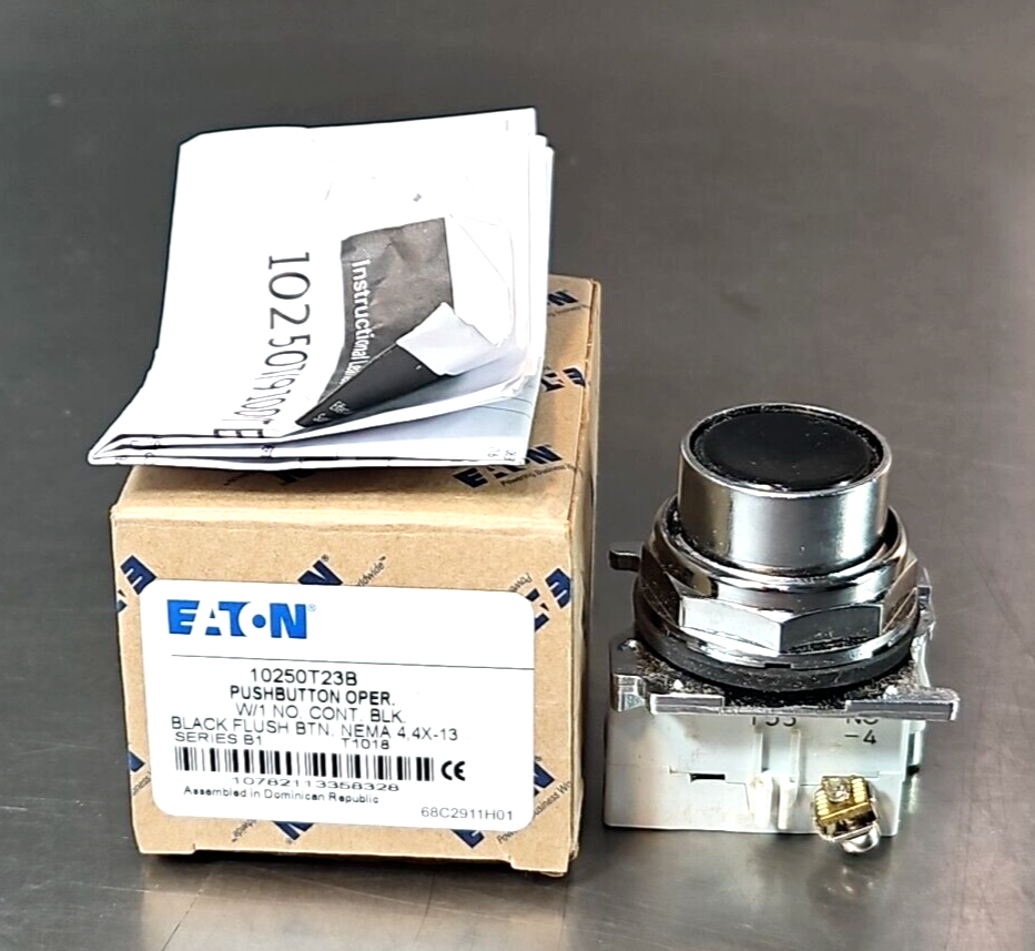 Eaton 10250T23B Ser B1 Push button w/1 cont. blk.                        Loc4D31