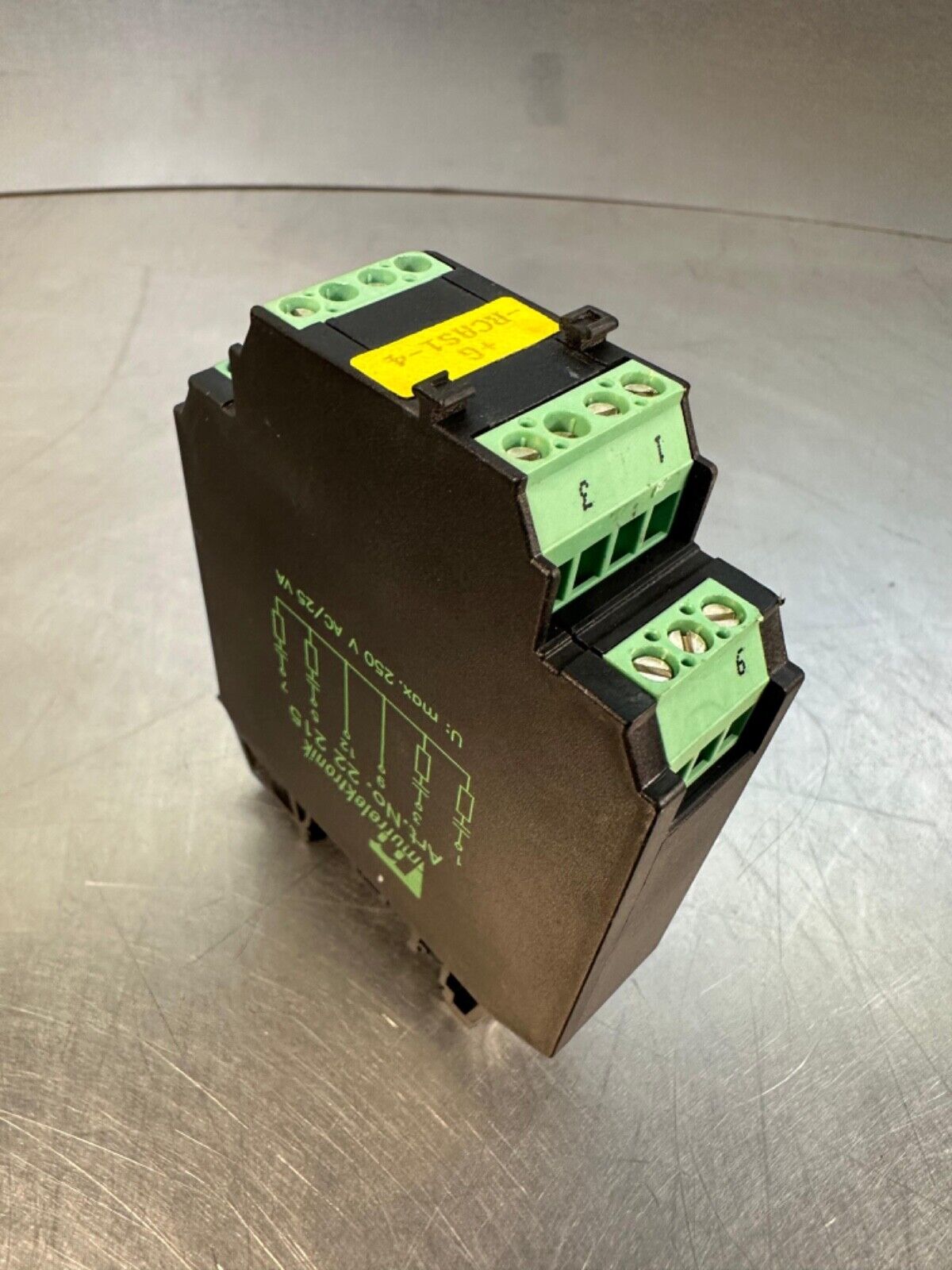 Murr Elektronic 22215 Relay / 22-215 - 250 VAC  25 VA  (4c-39)