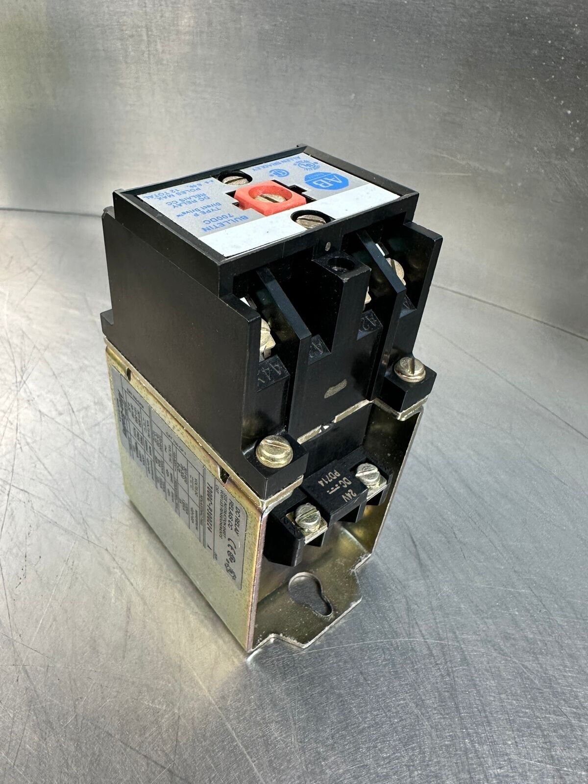 Allen Bradley 700DC-P400Z24 SER. A / 700DCP400Z24 (B-28)