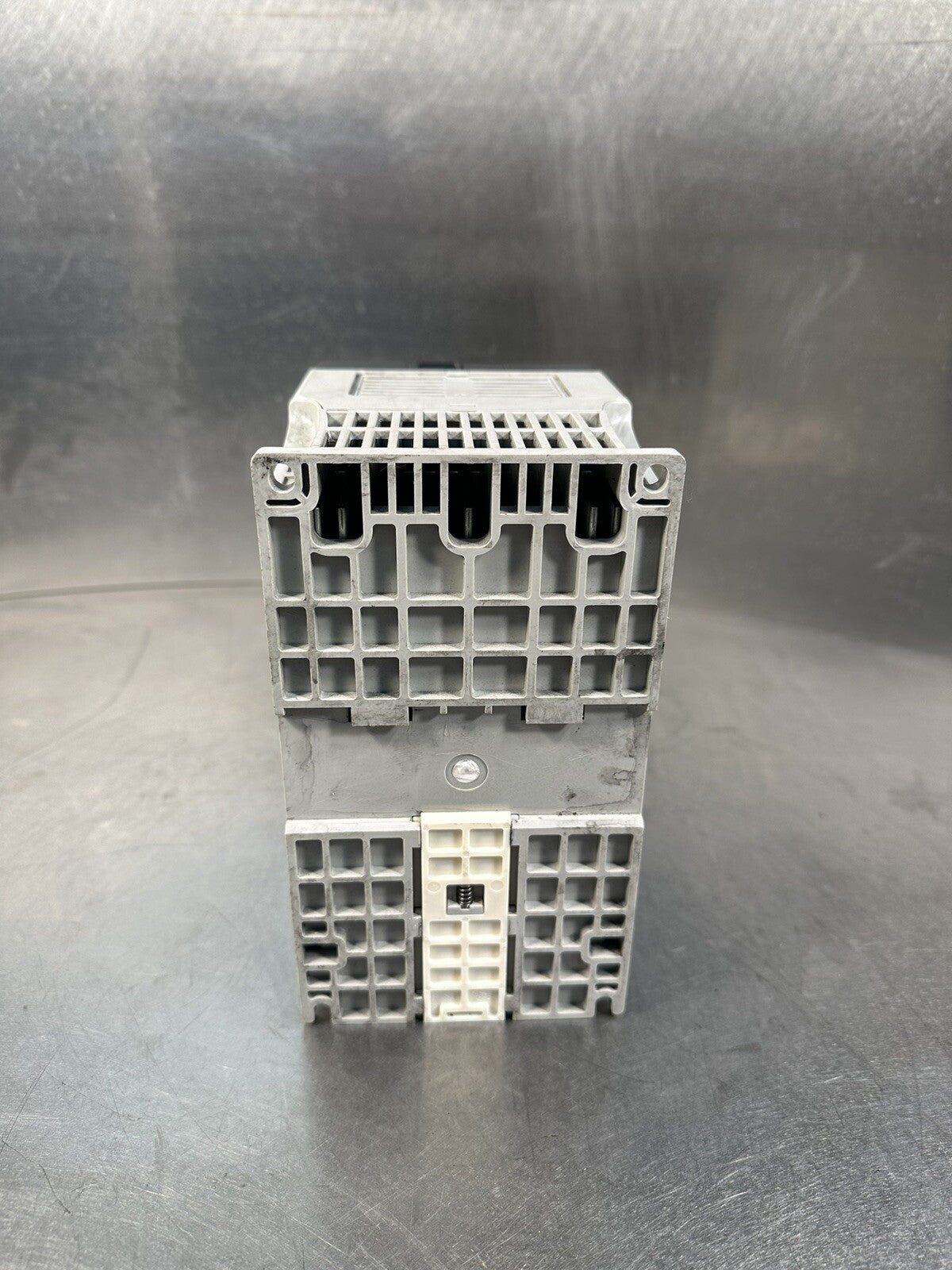 ALLEN BRADLEY 22D-D2P3N104 POWER FLEX 40P - 1HP + 22-COMM-E - EACH - (BIN-1.4.3)