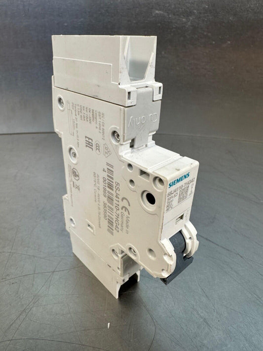 Siemens 5SJ41107HG42 Circuit Breaker 5SJ4110-7HG42 (4D-24)