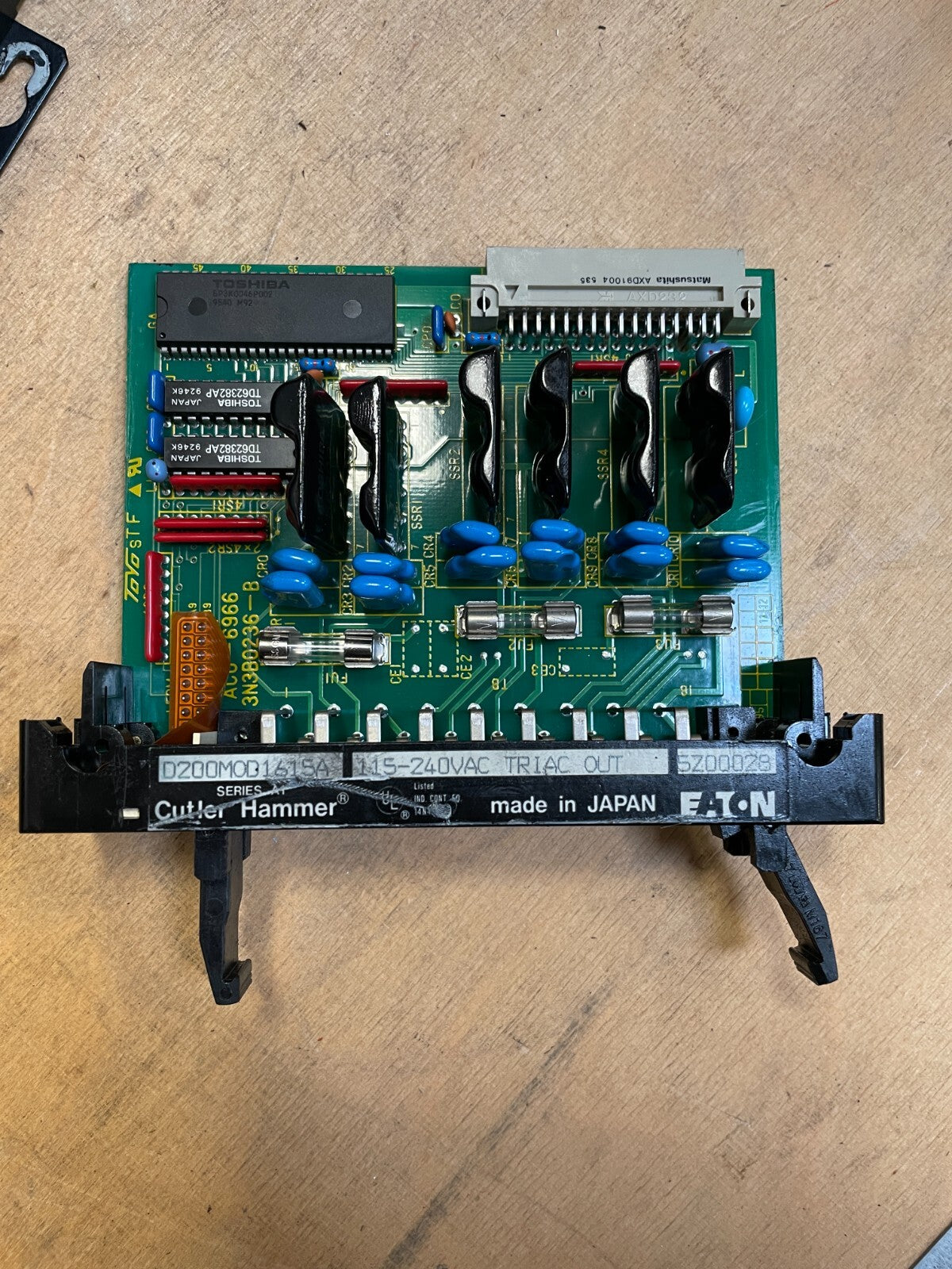 Eaton Cutler Hammer D200MOD1615A Series A1 240VAC Input PLC Module