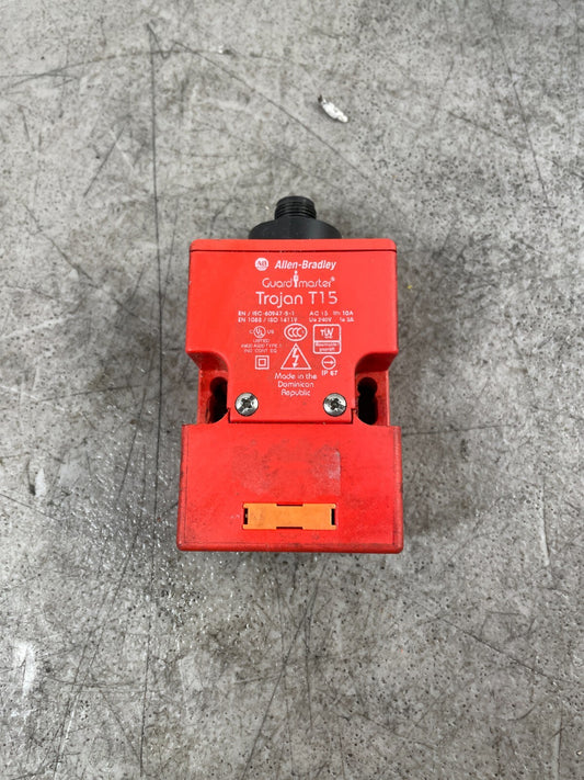 Allen-Bradley Guardmaster Trojan T15  GD2 Flex Safety Interlock Switch @3.3.5