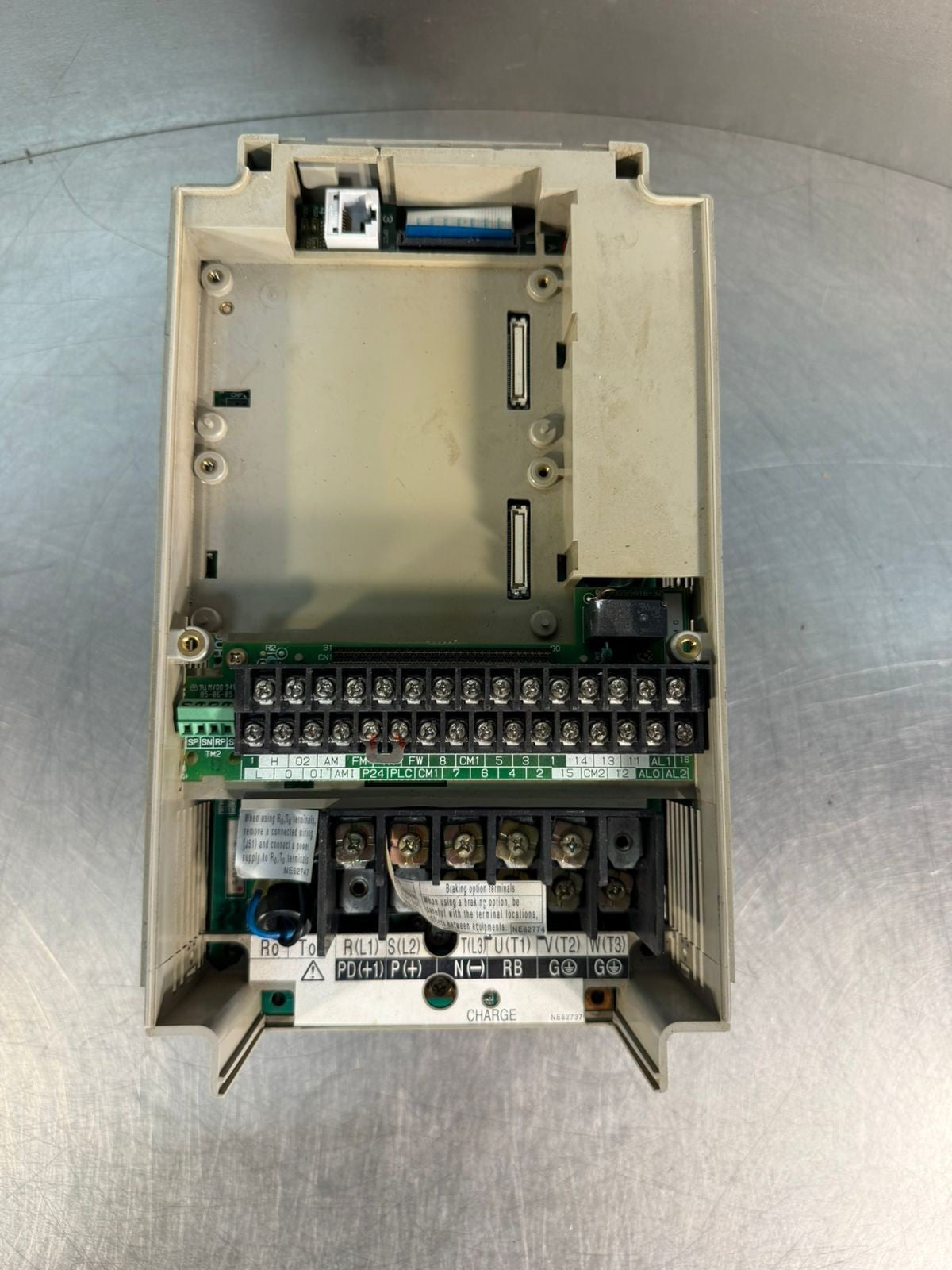 Hitachi SJ300-022LFU Inverter Kw/Hp 2.2/3  200-240VAC 50/60HZ      (6.5.3)