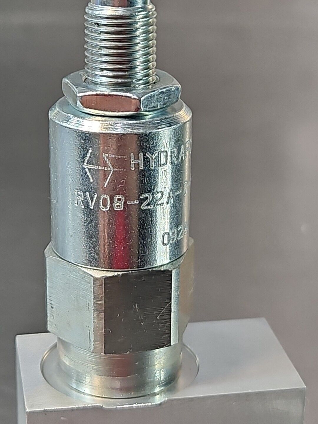 Hydraforce RV08-22A-6T-N-04/01 w/ RV08-22A-0-N-04/01  Relif Valve        loc5C22