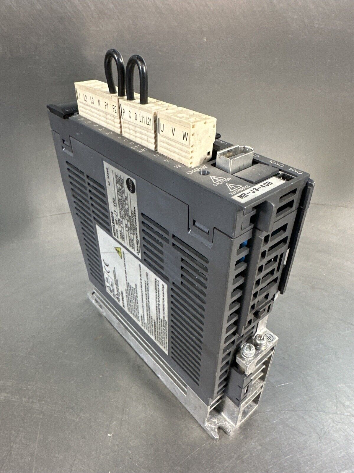 Mitsubishi MR-J3-40B AC Servo Drive 400W Out 170V 2.6A In 200-230V.   (1D-03)