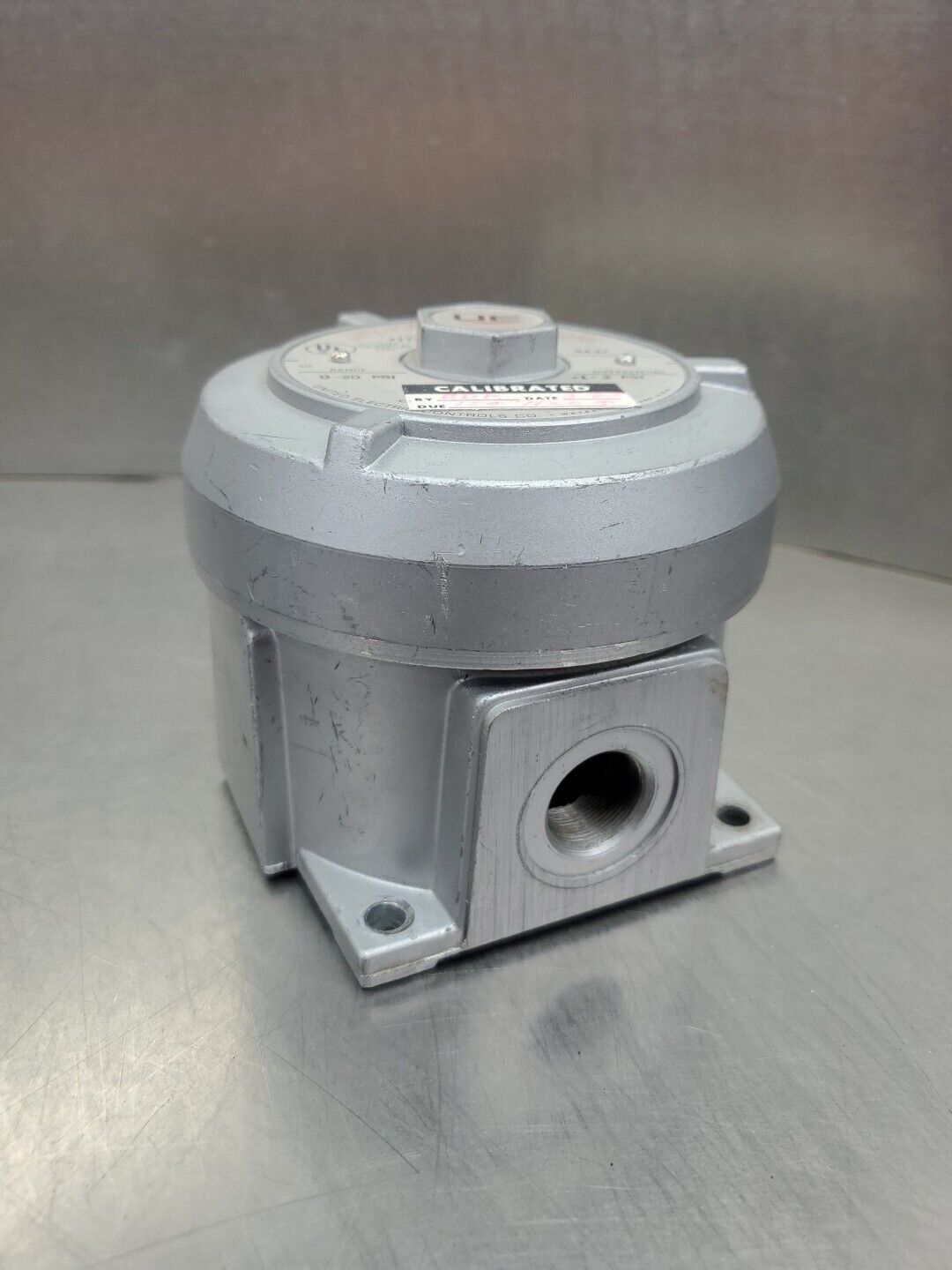 United Electric Controls Type J110 Model 453 Stock 9772 Pressure Switch.    6E-2