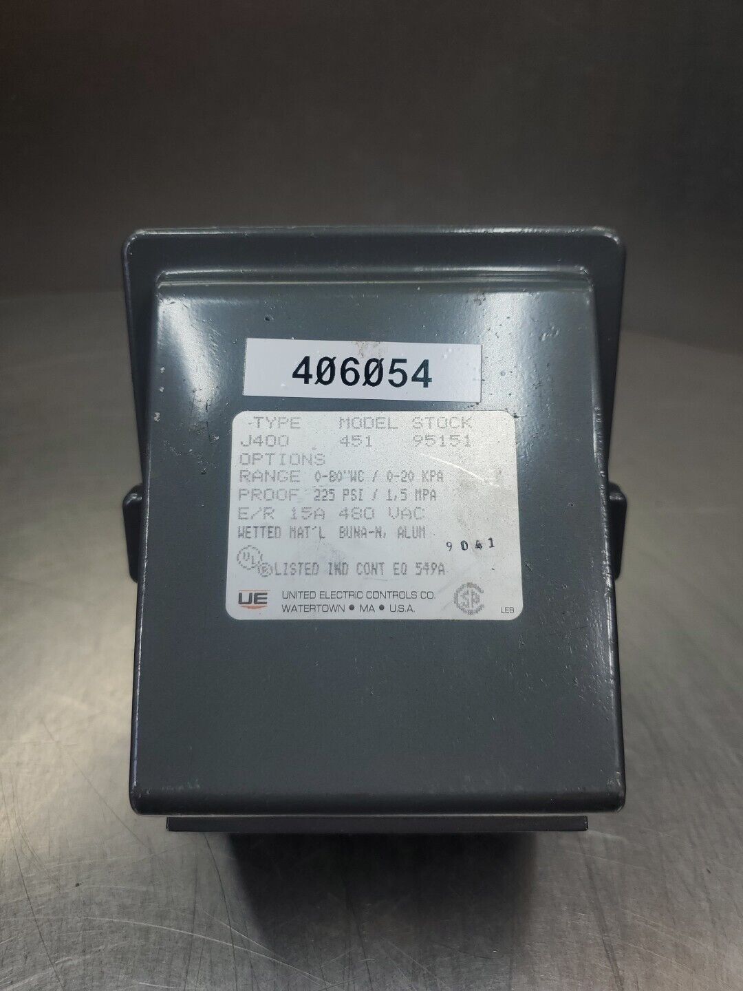 United Electric Controls J400 Model 451 Pressure Switch, 225 Max PSI.      6E-18