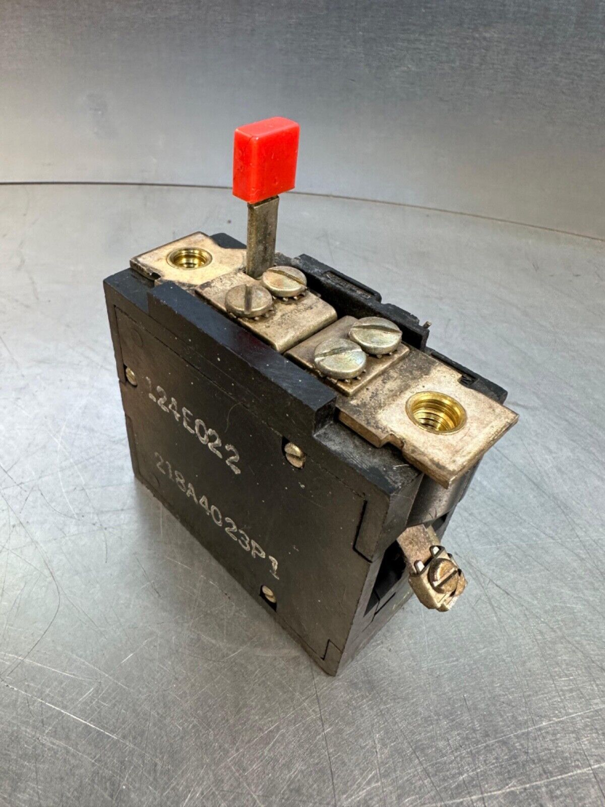 Allen Bradley 124E022 600V Std Pilot Duty Relay 218A4023P1 (4c-37)