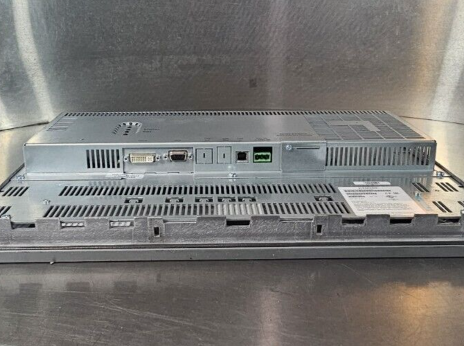 Siemens 1P  6AV7861-2TA00-2AA0 Simatic Flat Panel 15" Touch             (BIN754)