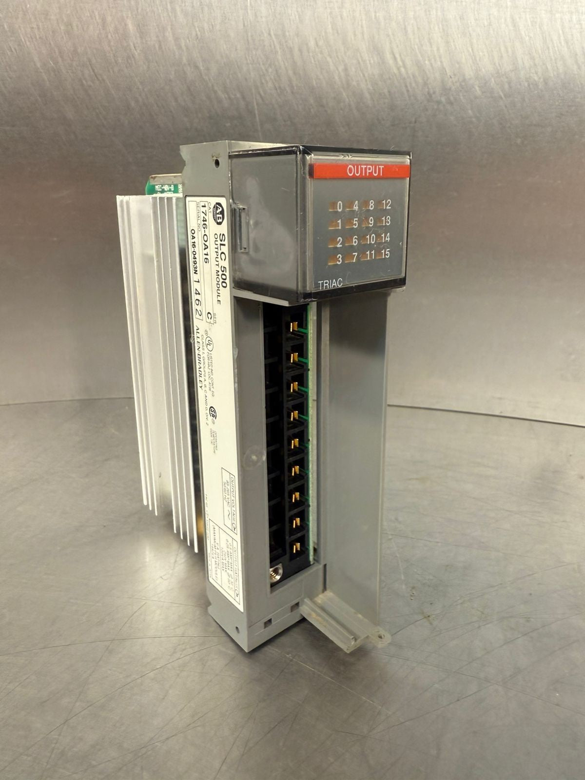 Allen-Bradley 1746-OA16 /C Slc 500 Output Mod 85-265VAC 50/60Hz  (6.4.5)