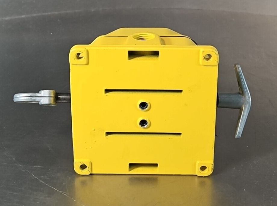 Rees 04944-040 EN 60947-5-1 Cable Operated Switch                       (BIN434)