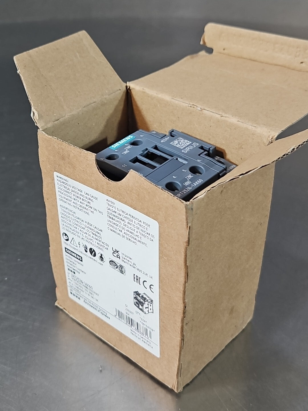 Siemens 3RT25261AK60 4Pole Contactor 25A 11kW 120Vdc Coil               (BIN424)