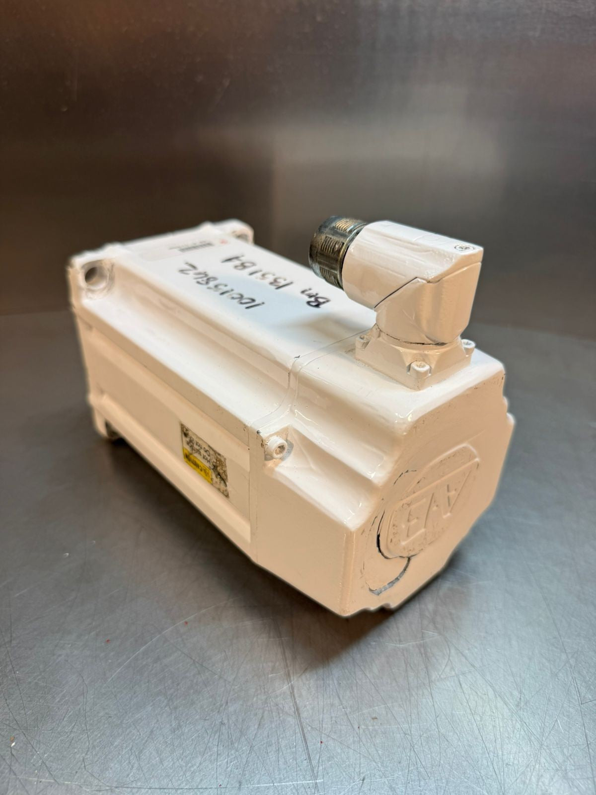 Allen Bradley VPF-B1153E Kinetix Food Grade Servo Motor            (7.6.4)