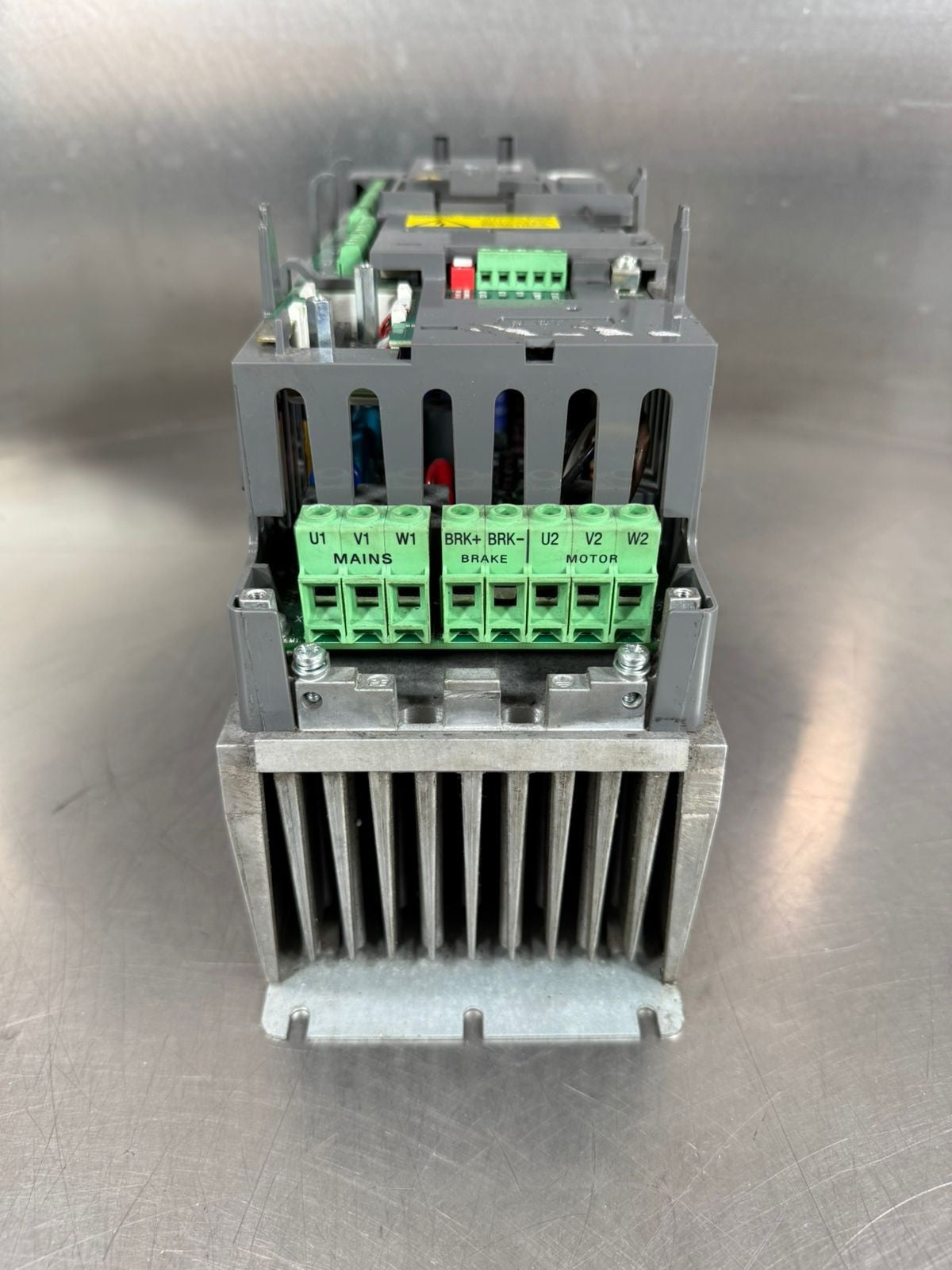 Abb ACS550-U1-06A9-4+B055 Vfd Drive 3hp 380-480vac 0-500hz         (8.3.5)