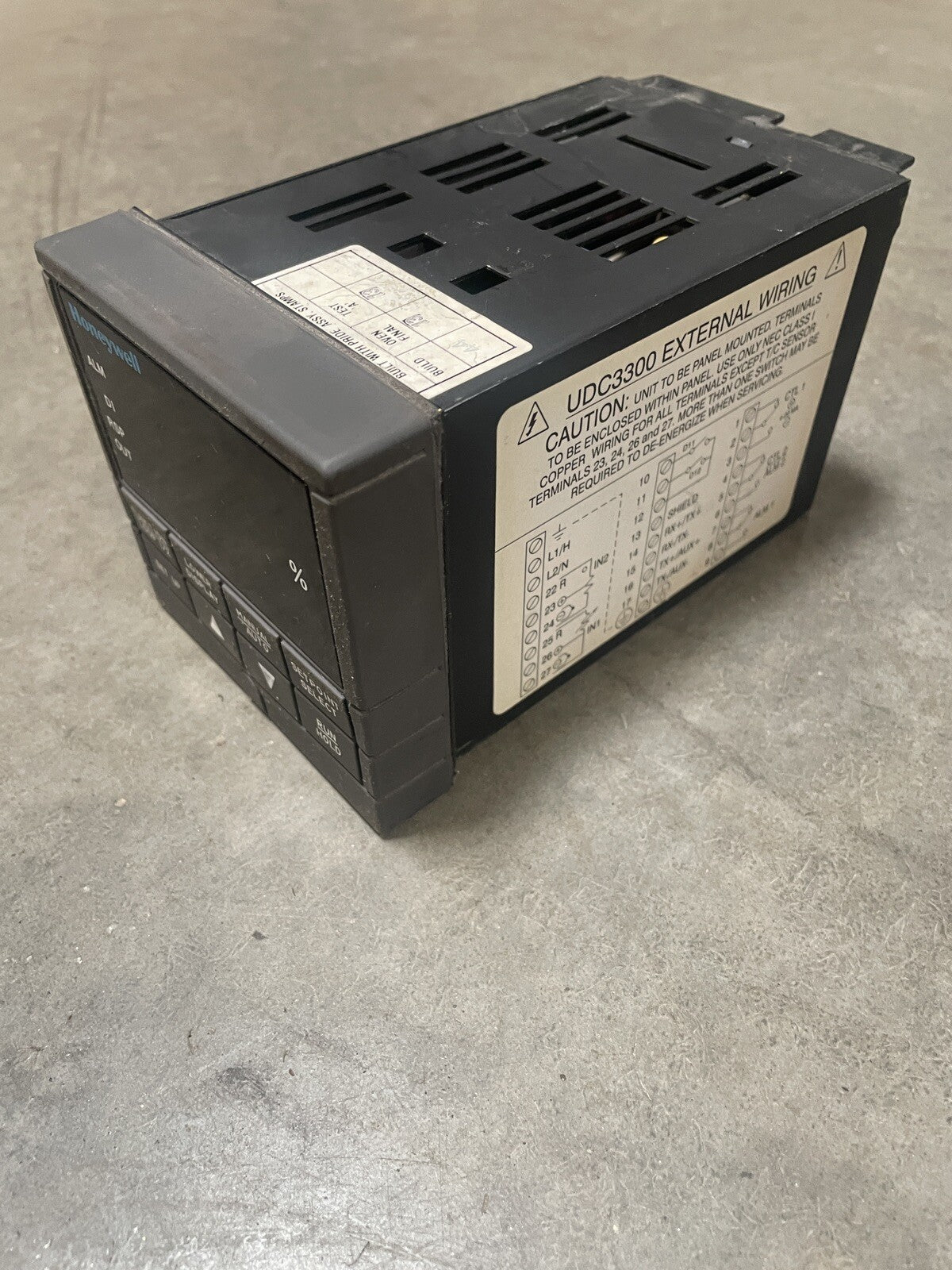 HONEYWELL 12 VA UDC 3300 CONTROLLER 90-250 VAC 50/60 Hz. @bin1.5.1