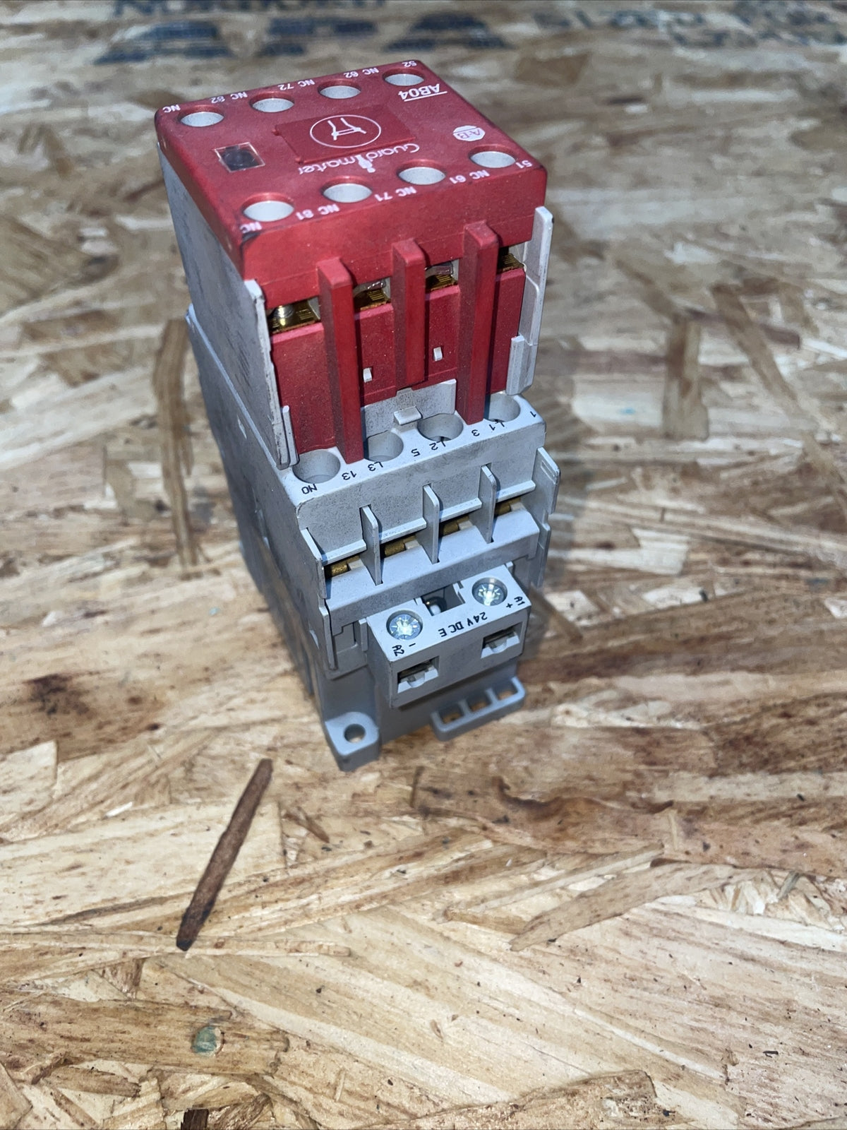 Allen-Bradley 100-C09E*10 Coil Control Relay Assembly Contactor Series A 690 V