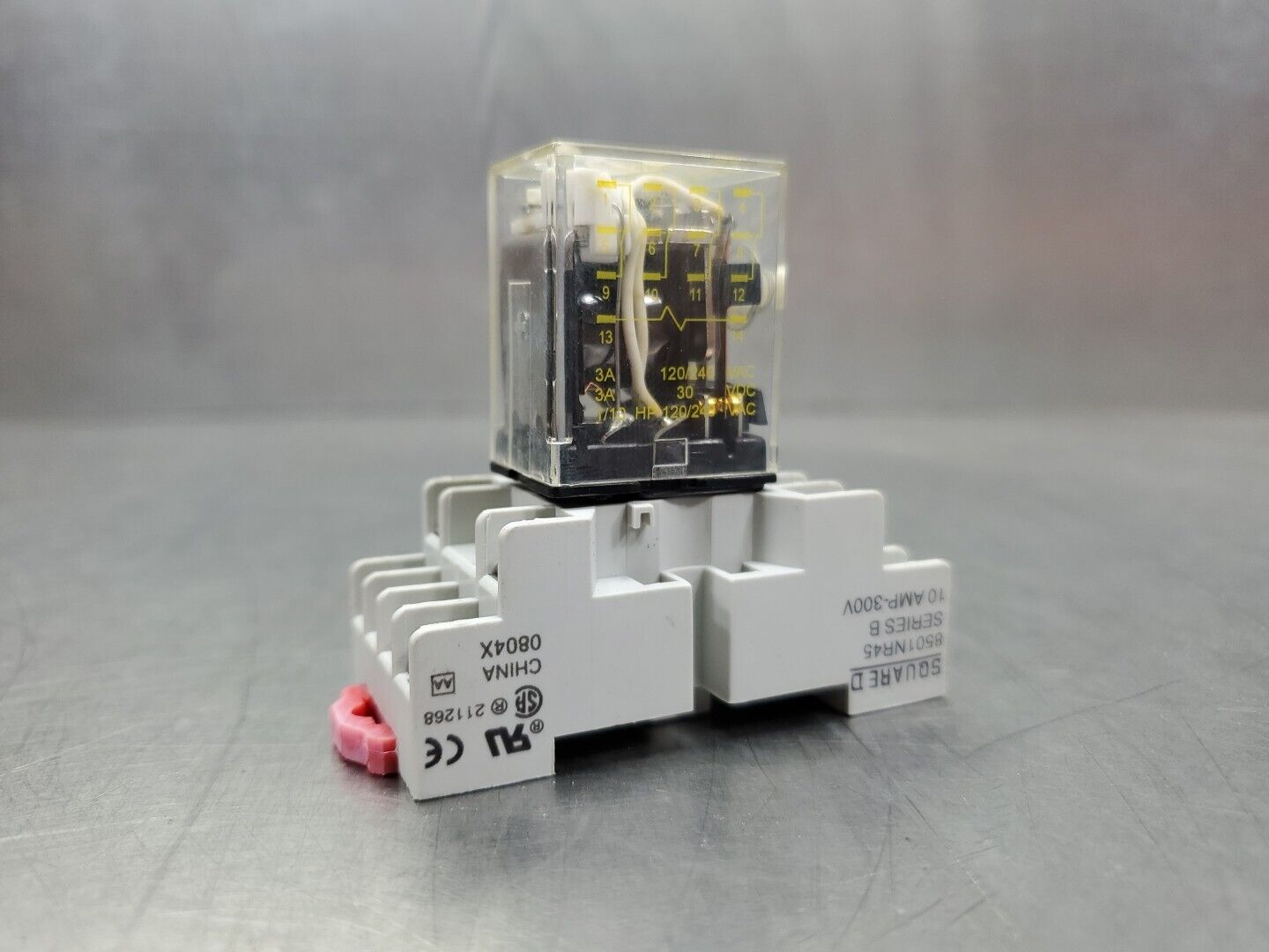 SQUARE D RSD4M1P14V53 Ser C Relay w/8501NR45 Base.                         4E-35