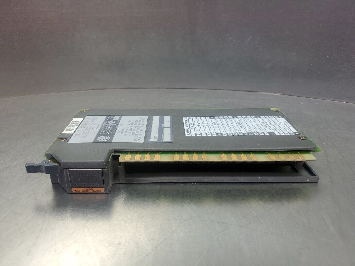 ALLEN BRADLEY 1771-OD16 SER A ISOLATED 120V AC OUTPUT MODULE.              3D-38