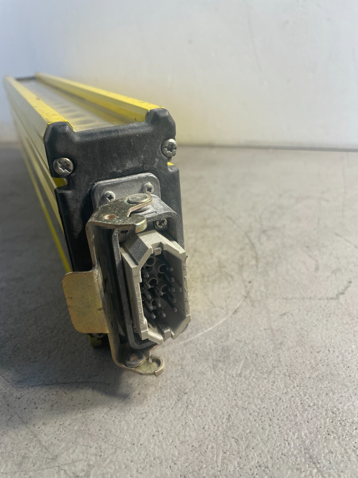 Honeywell SB FF-SB14E06K-S2  43" Length Safety Light Curtain Transmitter @1D