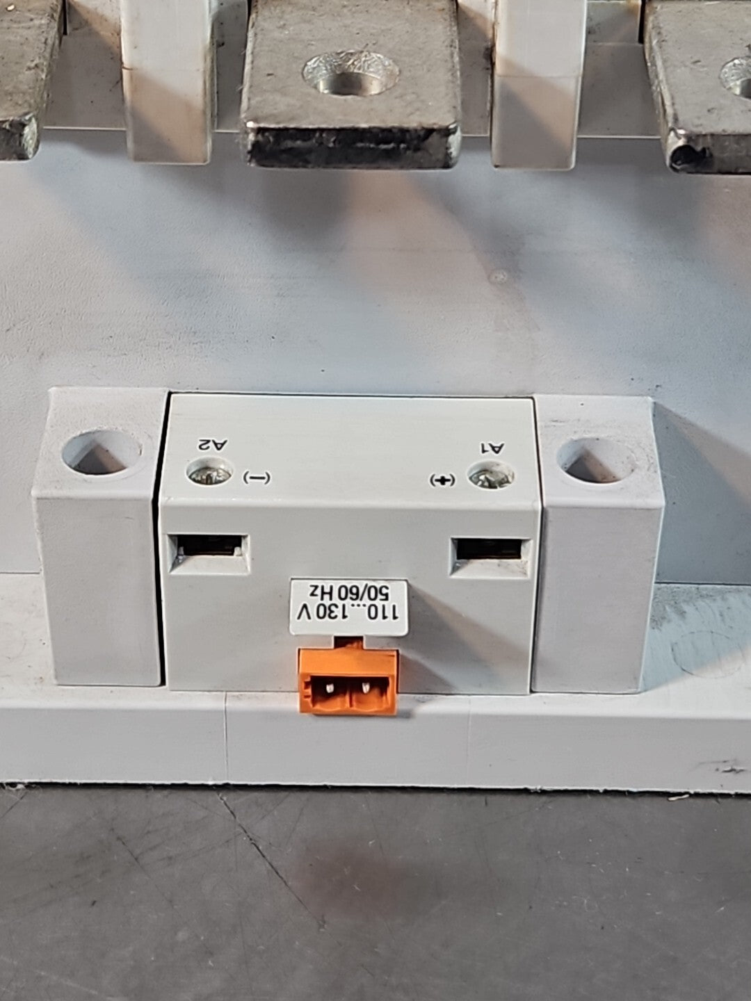 Allen Bradley 100-D300 Ser B Contactor                                  (BIN641)