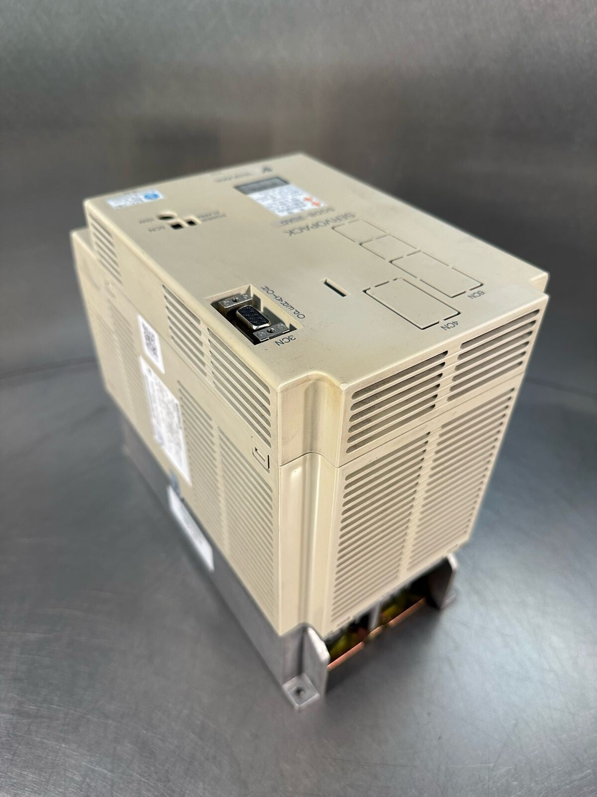 Yaskawa SERVOPACK SGDB-20ADG / SGDB20ADG 1.8KW 16.7A 2.41HP (4.6.2)