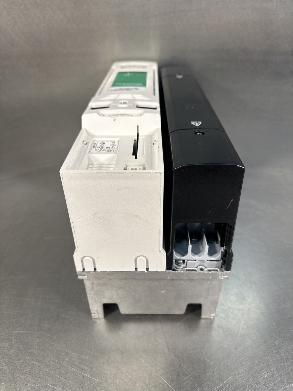 Emerson Control Techniques M701-054 00300 A 20HP    (5.5.4)