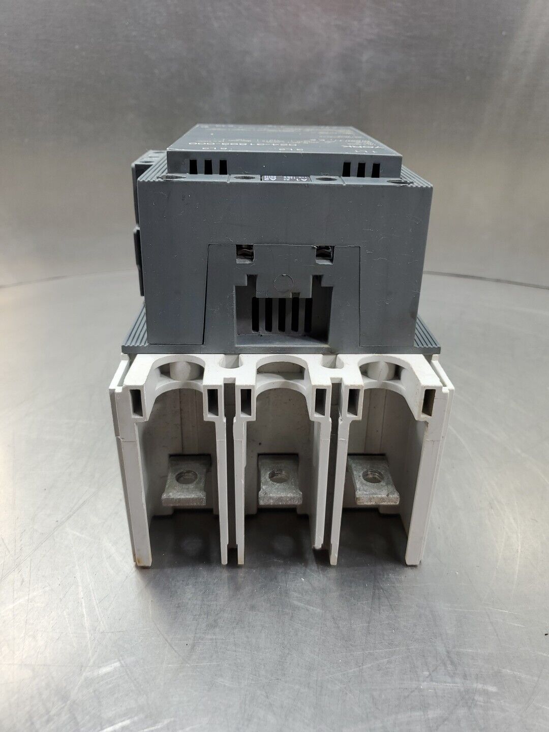 ABB/YORK 024-31893-000 300A 600V Definite Purpose Contactor.               1C-28