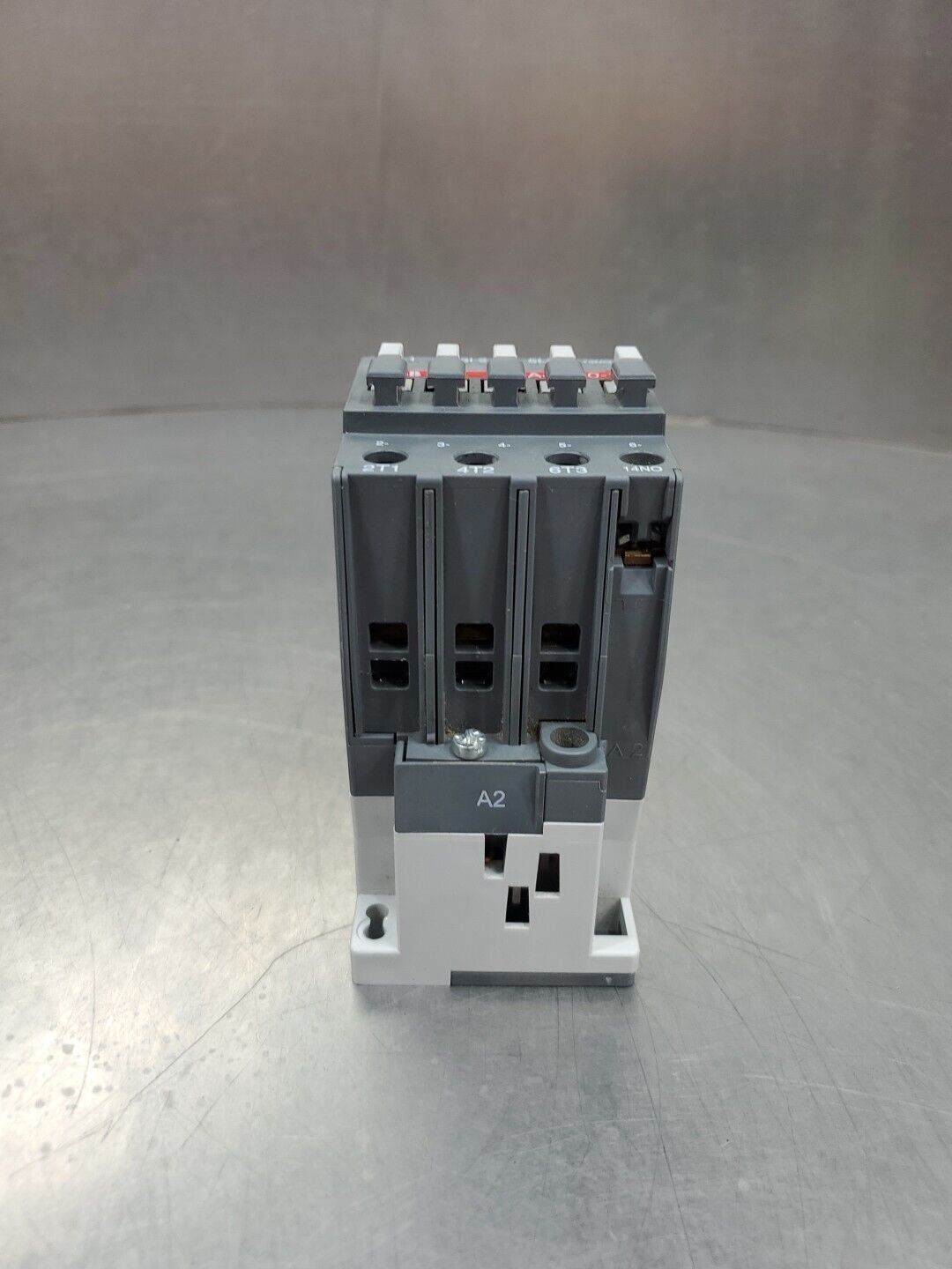 ABB A40-30-10 Contactor, 1000V 60A.                                        4B-38