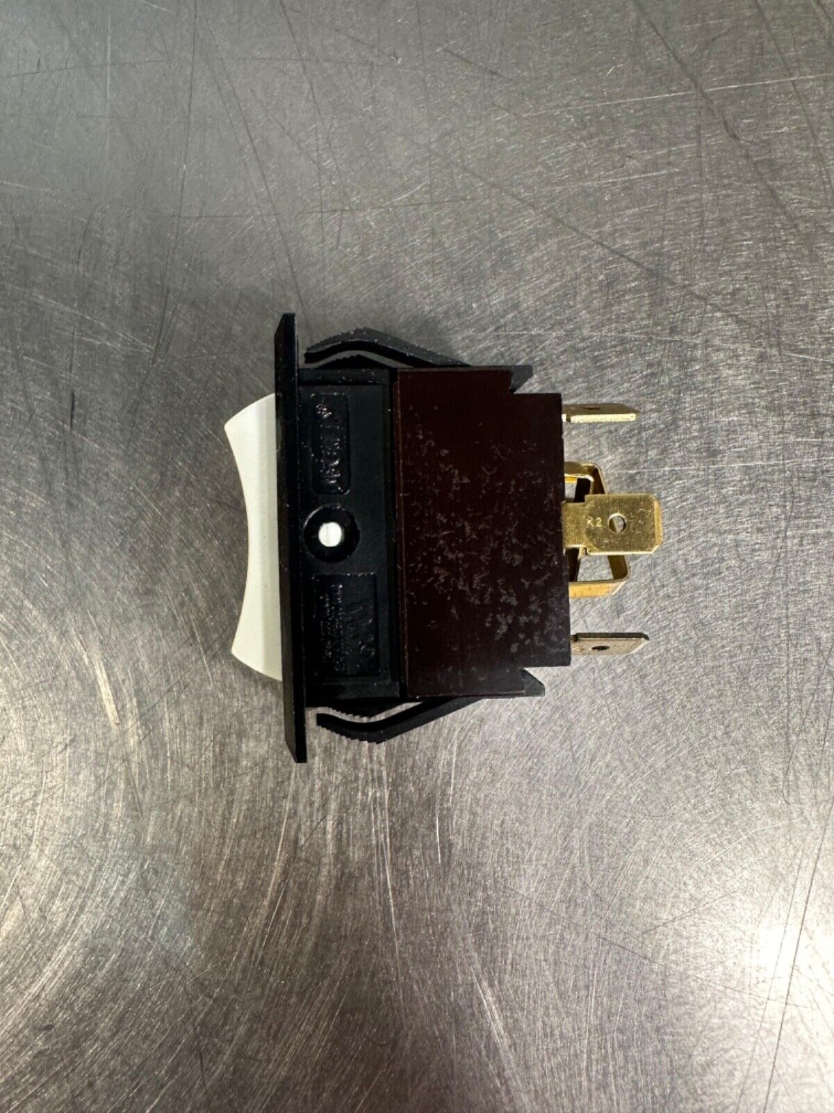 Rocker-Switch-0851-2306 (On-off-on) 15A - 277 Vac (4E-25)