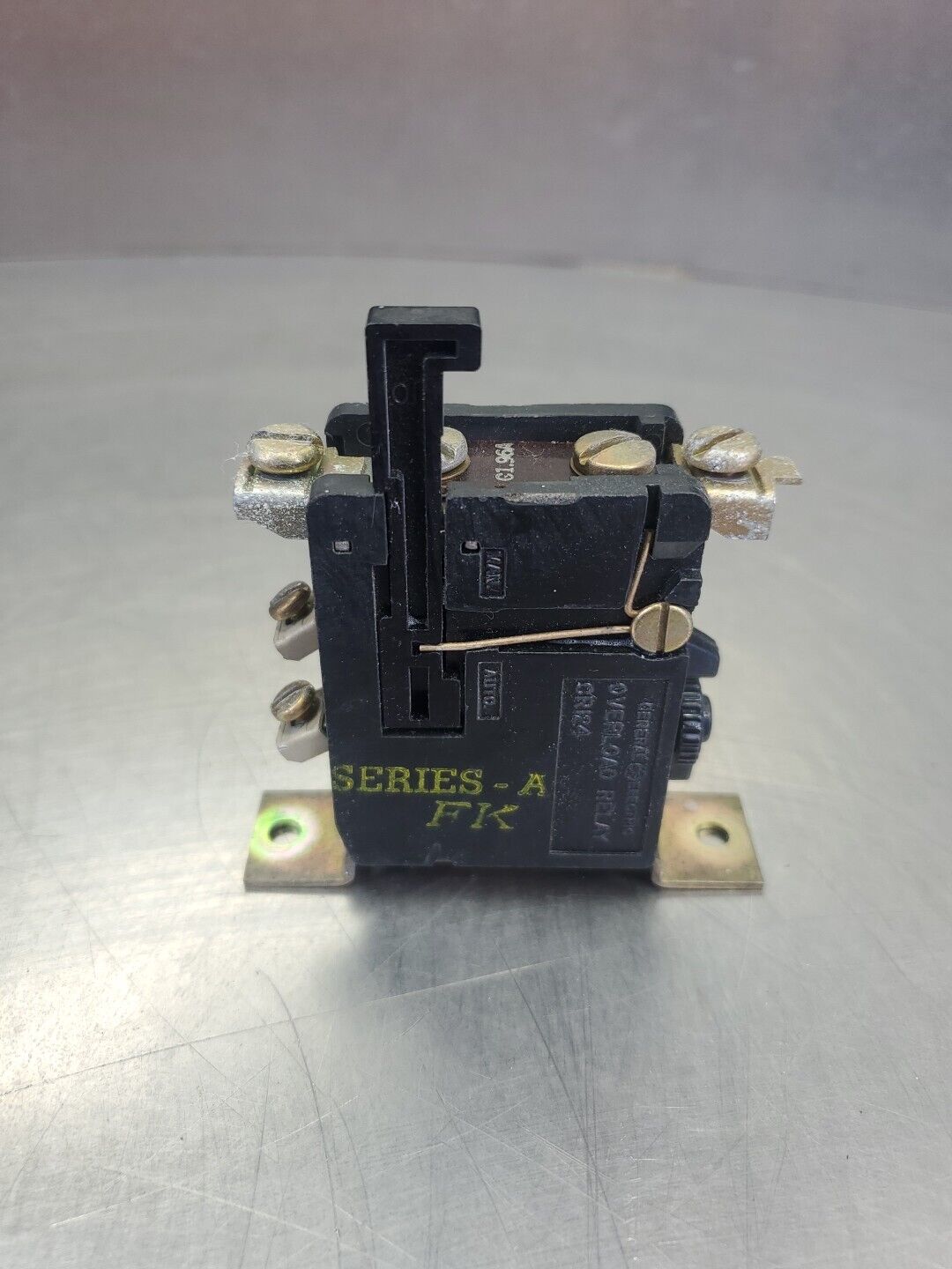 GENERAL ELECTRIC CR124 Ser. A FK OVERLOAD RELAY.                           4E-24