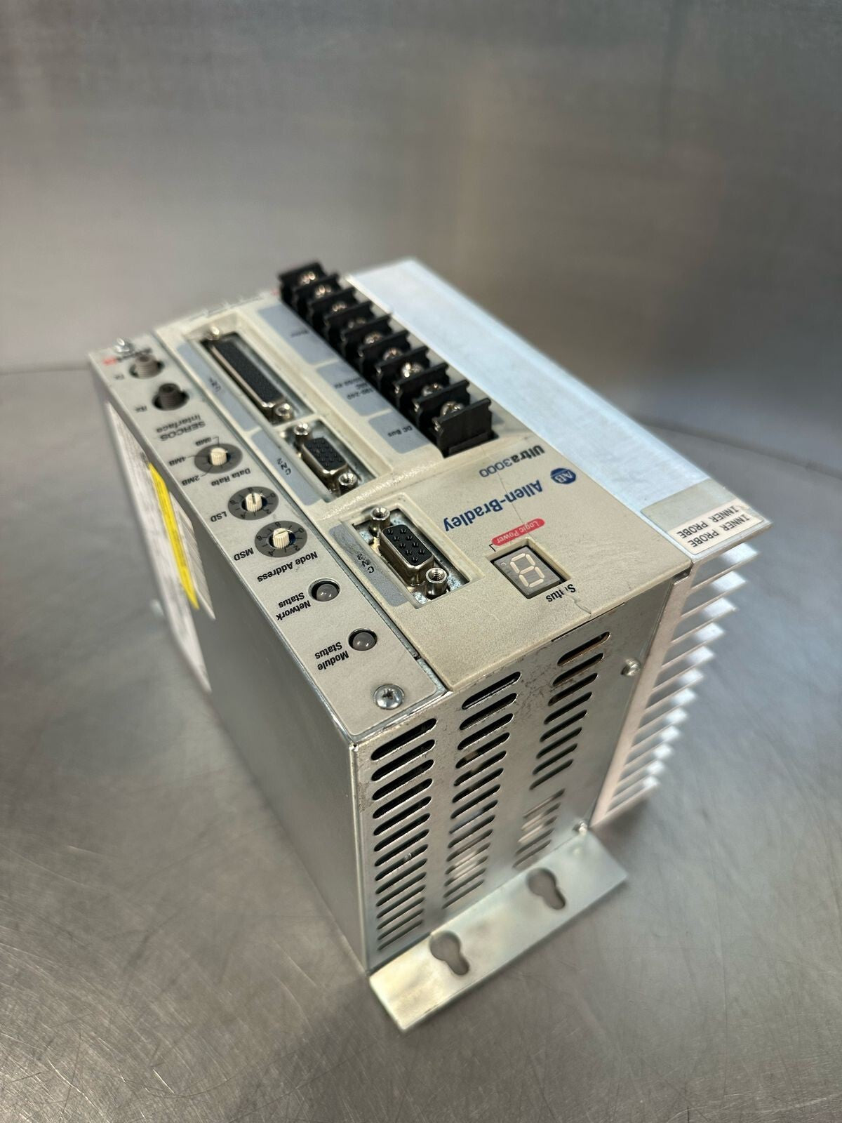 Allen-Bradley 2098-DSD-010-SE /C 120/240Vac Ultra 3000 (7.5.1)