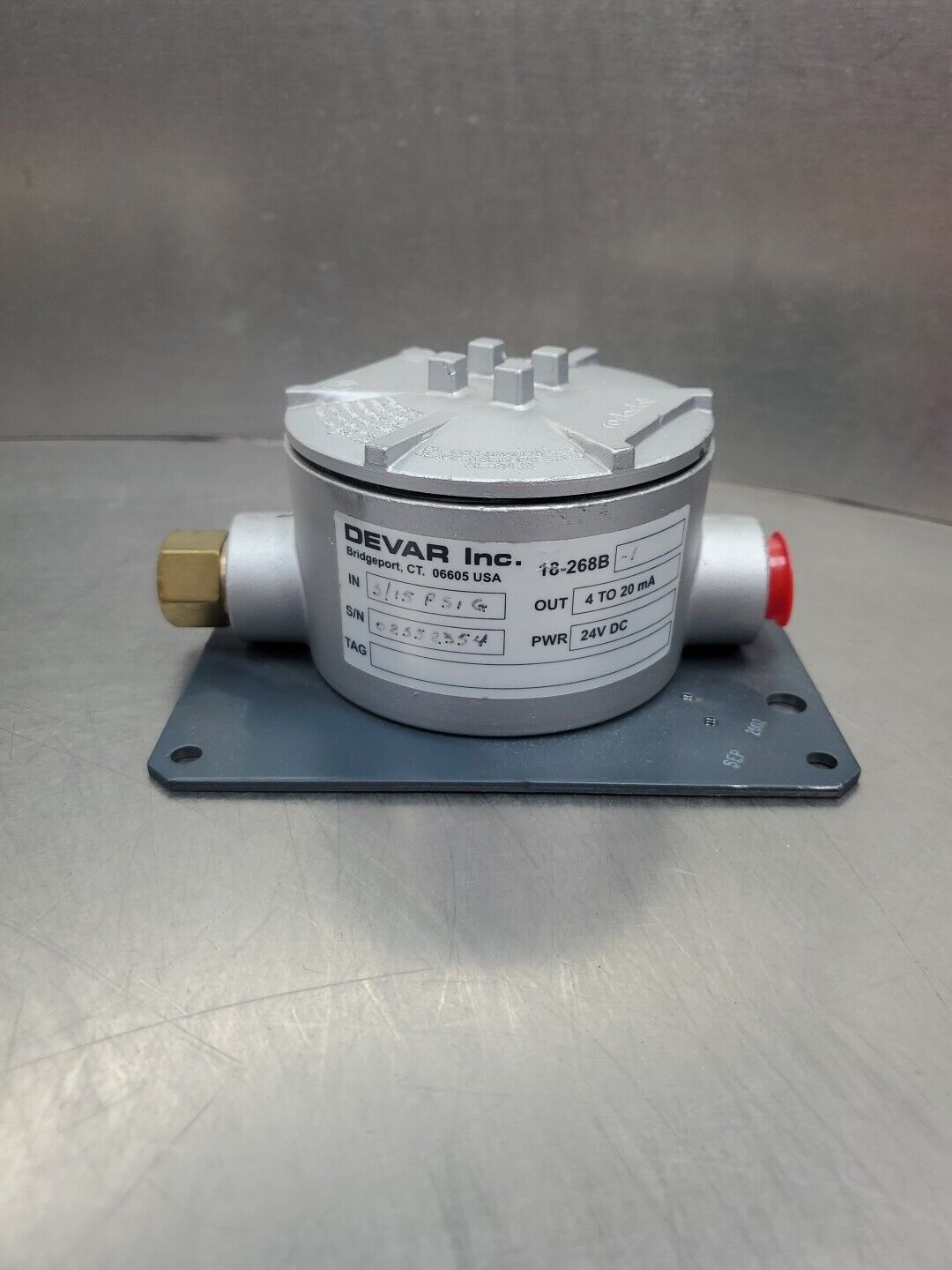 DEVAR 18-268B-1 TRANSMITTER, 3/15 PSI, 24 VDC, 4 TO 20 mA OUT.              6D-3