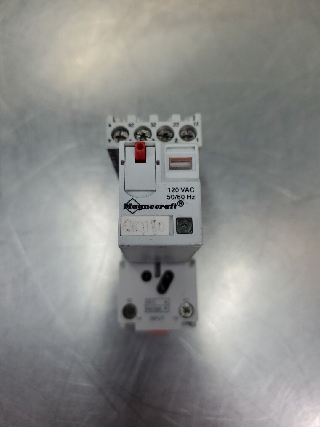 Magnecraft 782XDX2M4L-24D 120V Relay w/70-782EL14-1 Magnecraft Base.       4D-32