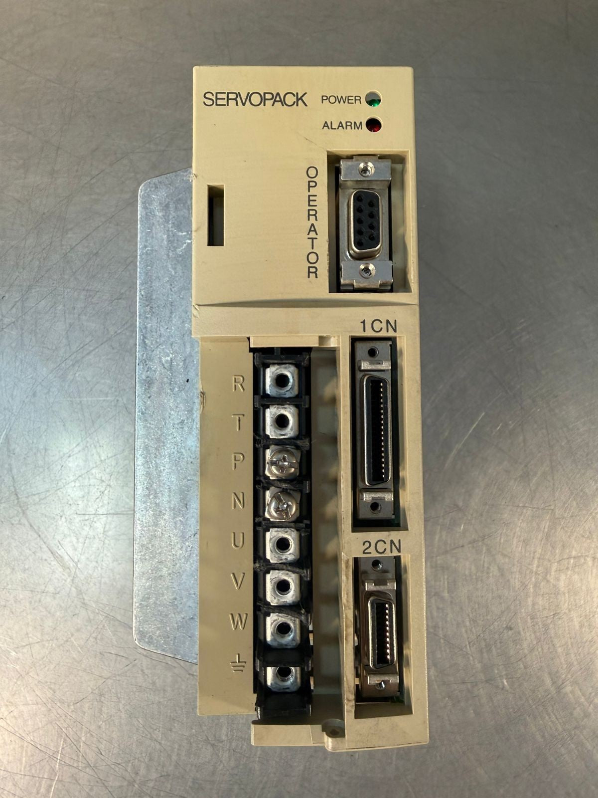 Yaskawa SGDA-04AS 1 PH Servopack 200-230Vac 6.0A                (1.5.1)