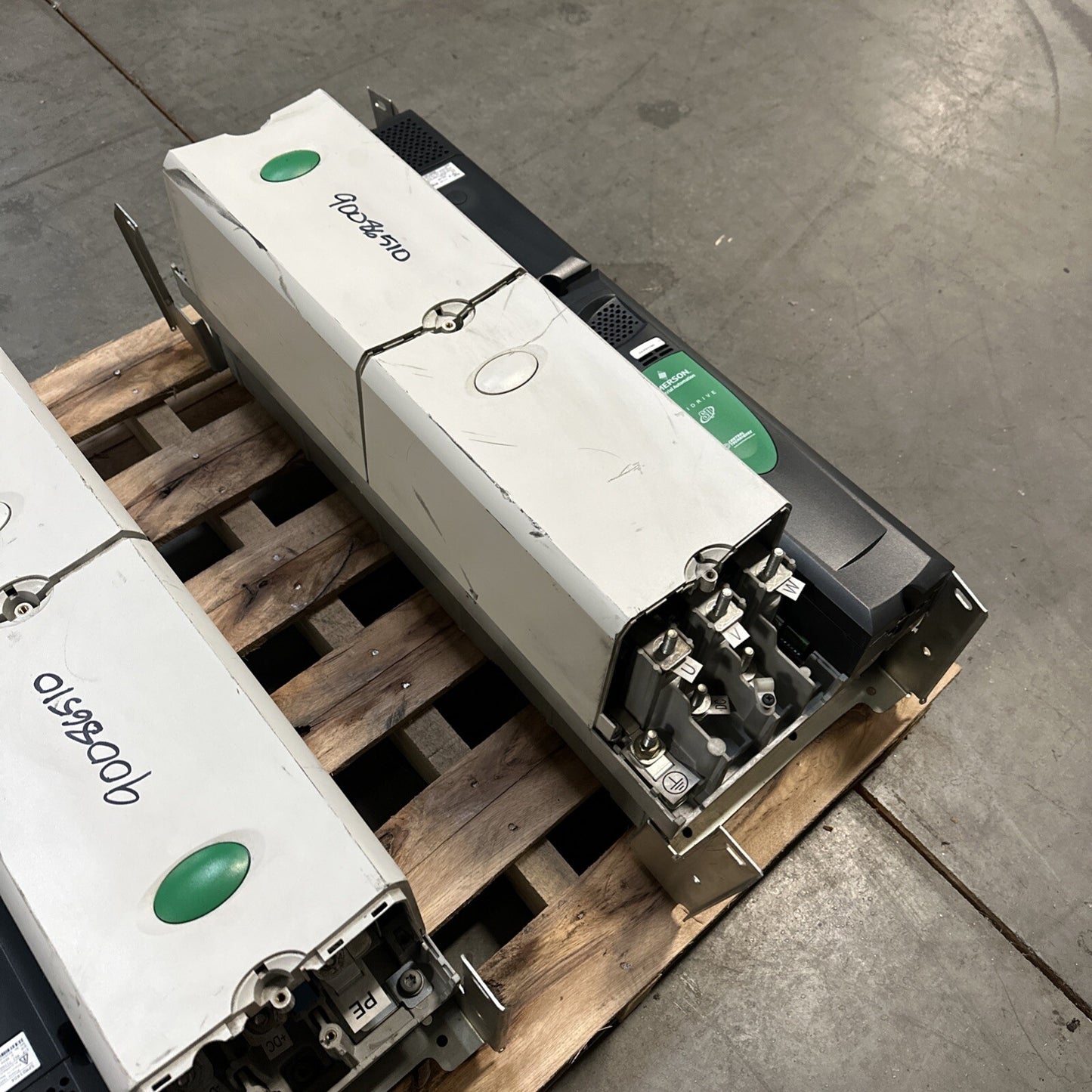 SPMD1404 Emerson Control Techniques VFD, 160/200kW, O/P 0-480V, 290/350A (7.6.2)