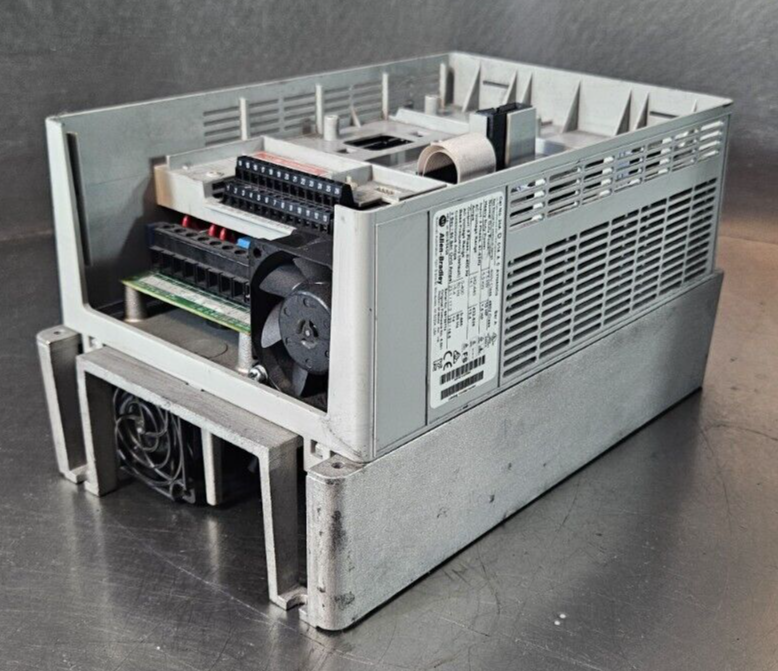 Allen Bradley 20AD014A0AYNANC0 Powerflex 70 AC Drive                 (BIN741)